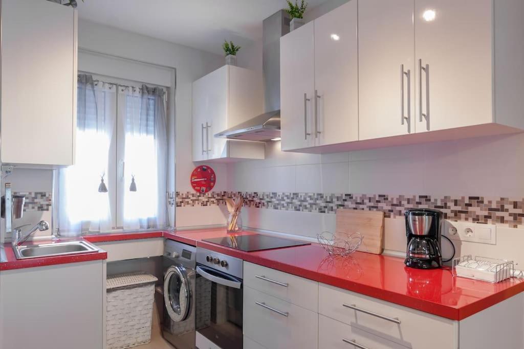 Davila Park'S Apartment Wifi Сантандер Экстерьер фото